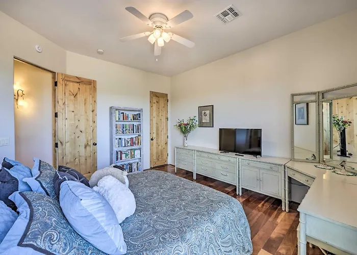 Villa Backyard Oasis! Mtn-view Family Gem In *