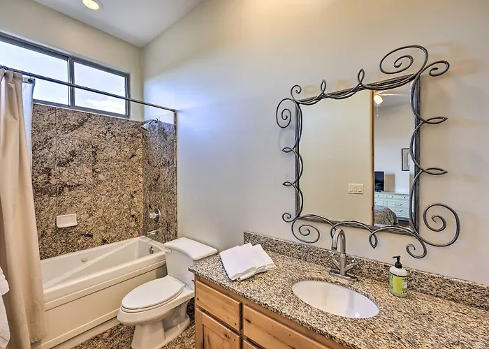 Backyard Oasis! Mtn-view Family Gem In Villa
